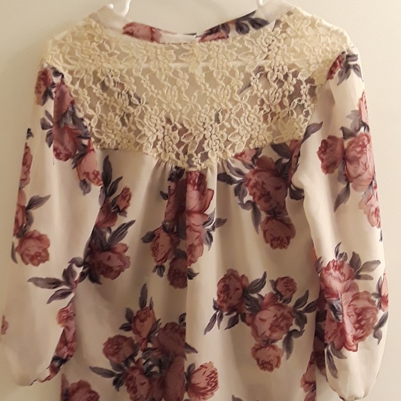 Floral top - Picture 3 of 4